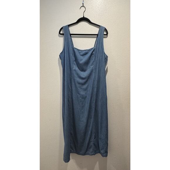 Old Navy Dresses & Skirts - Old Navy Dress Women’s Size XL Square Neck MIDI Sleeveless Smocked Denim Coastal